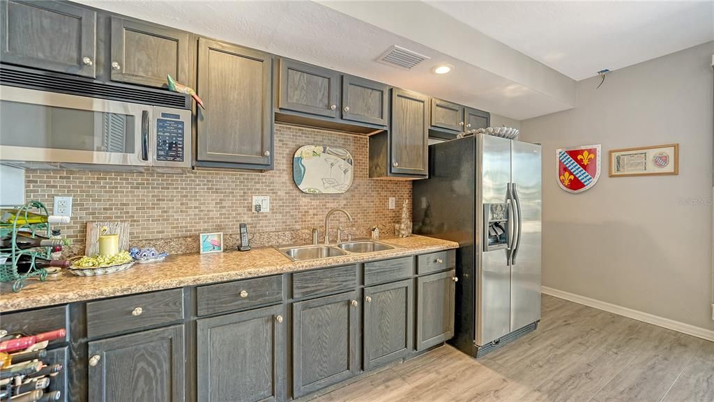 For Sale: $4,300,000 (5 beds, 4 baths, 5361 Square Feet)