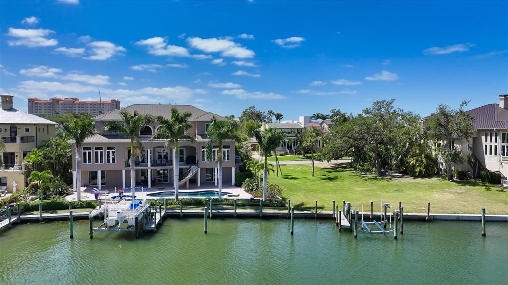 For Sale: $4,300,000 (5 beds, 4 baths, 5361 Square Feet)