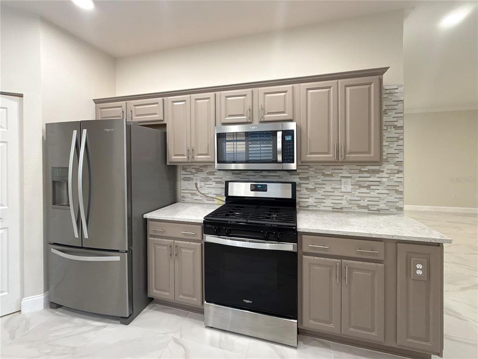 待售: $319,000 (2 贝兹, 2 浴室, 1709 平方英尺)