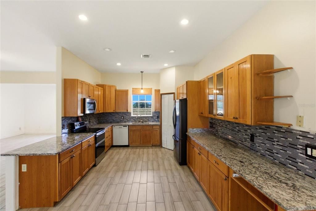 For Sale: $480,000 (3 beds, 2 baths, 2823 Square Feet)