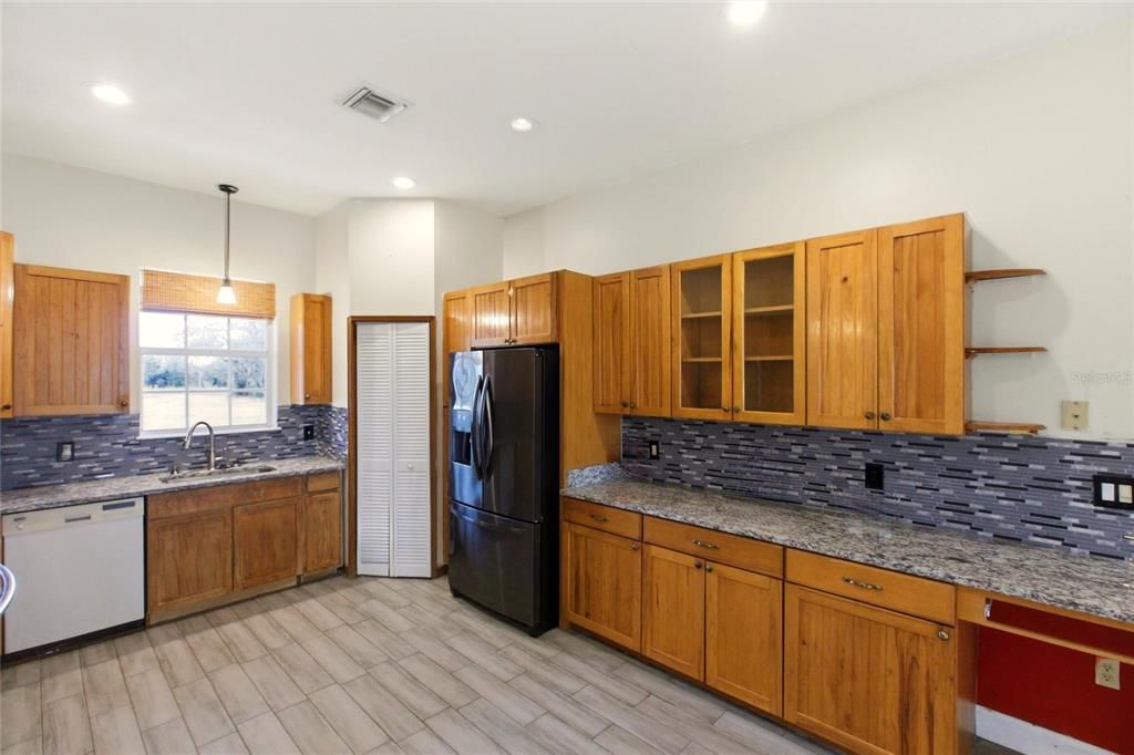 For Sale: $480,000 (3 beds, 2 baths, 2823 Square Feet)