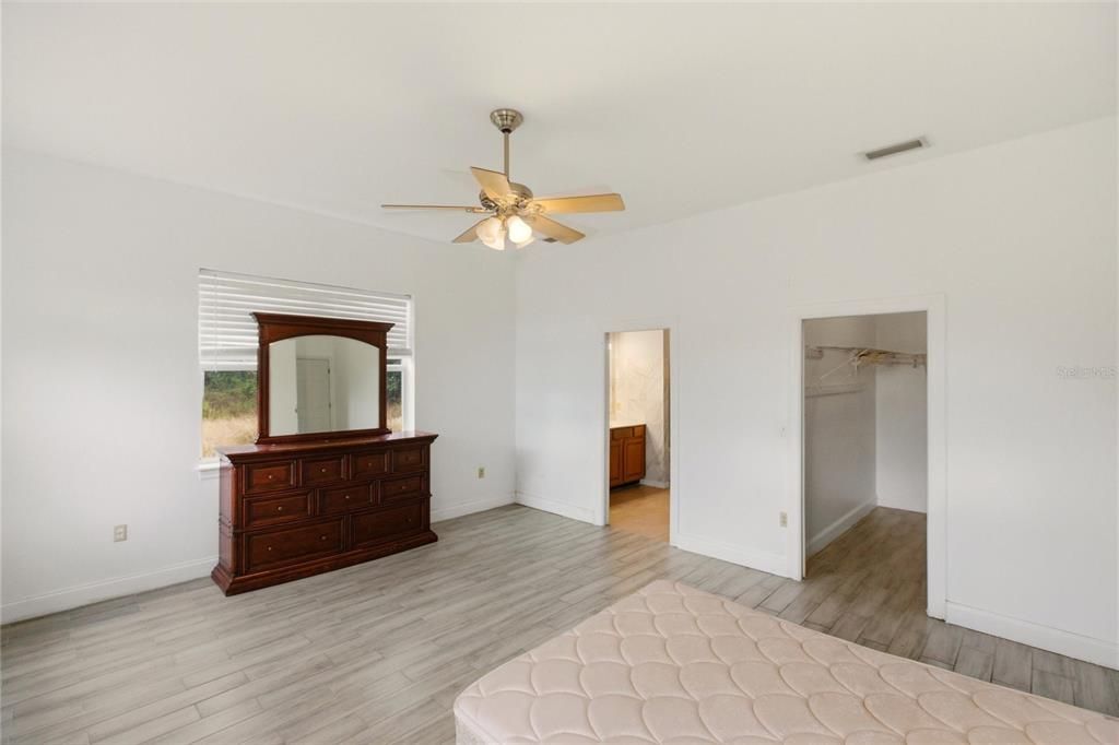 For Sale: $480,000 (3 beds, 2 baths, 2823 Square Feet)