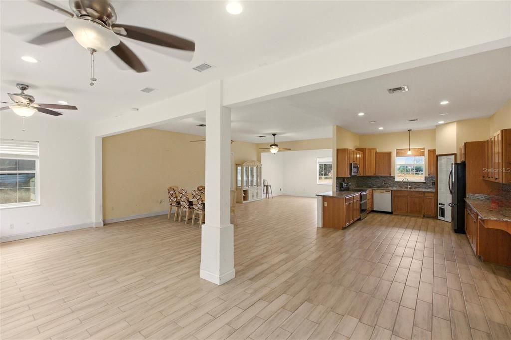 For Sale: $480,000 (3 beds, 2 baths, 2823 Square Feet)