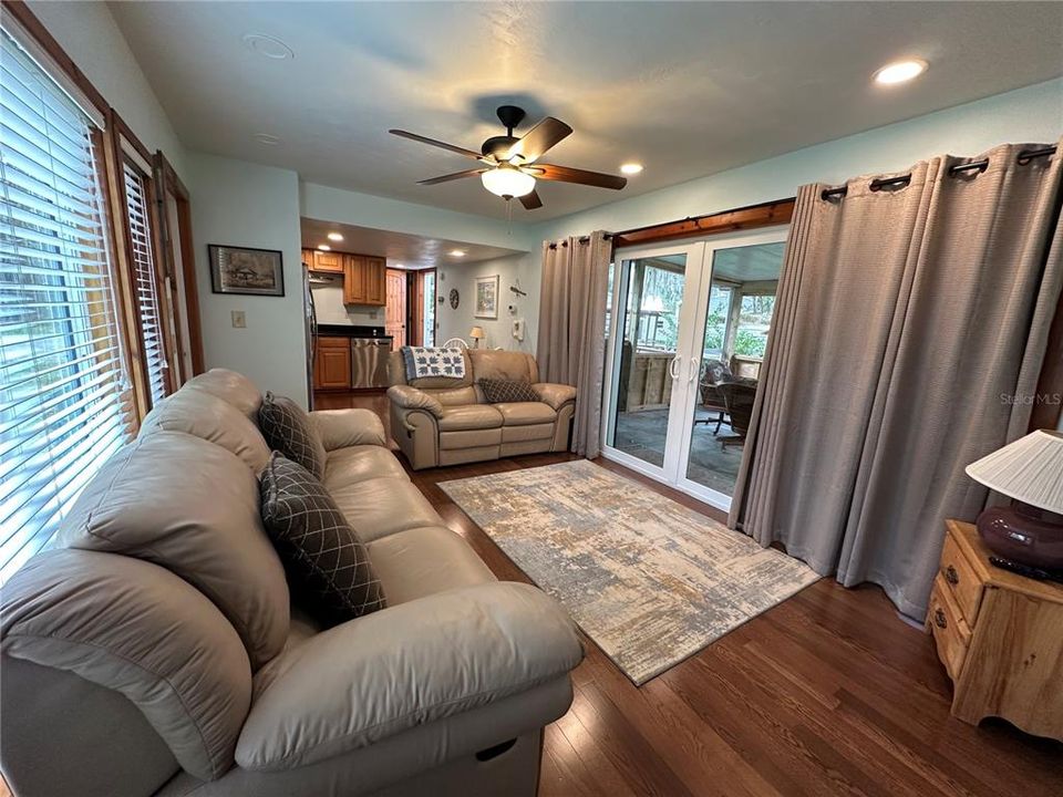 For Rent: $2,250 (2 beds, 2 baths, 732 Square Feet)