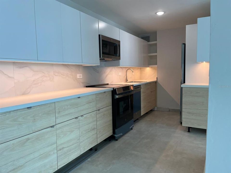 For Rent: $2,200 (3 beds, 3 baths, 1354 Square Feet)