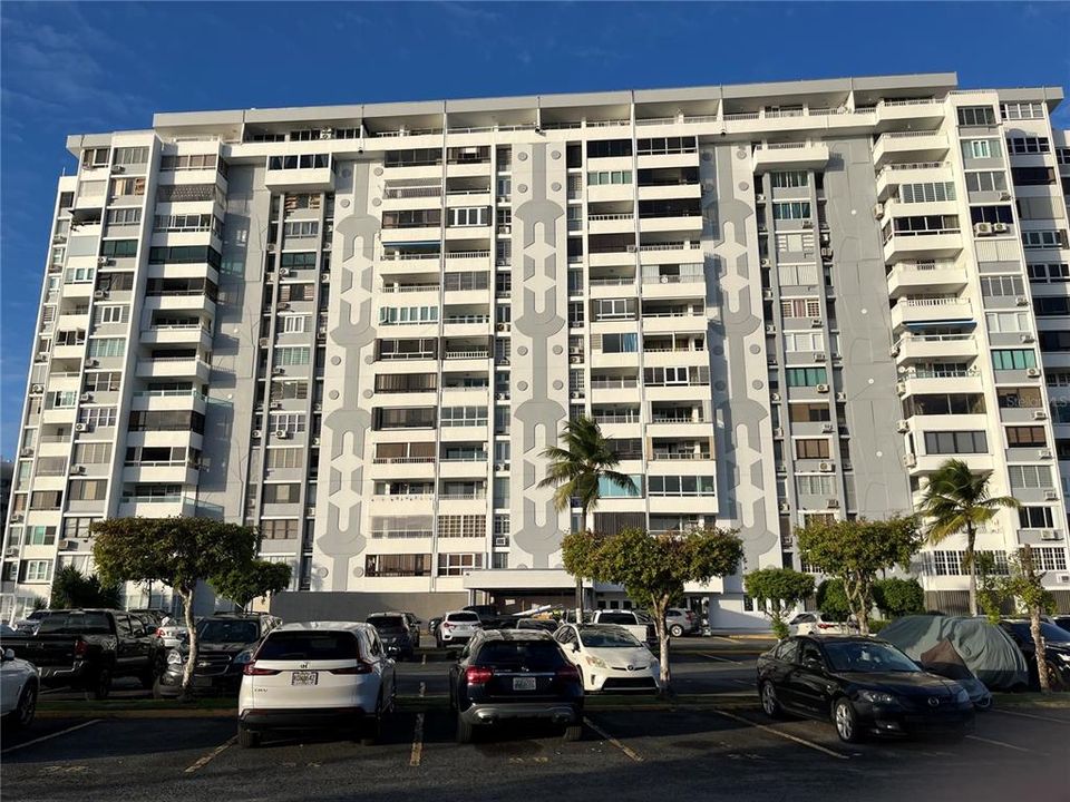 For Rent: $2,200 (3 beds, 3 baths, 1354 Square Feet)