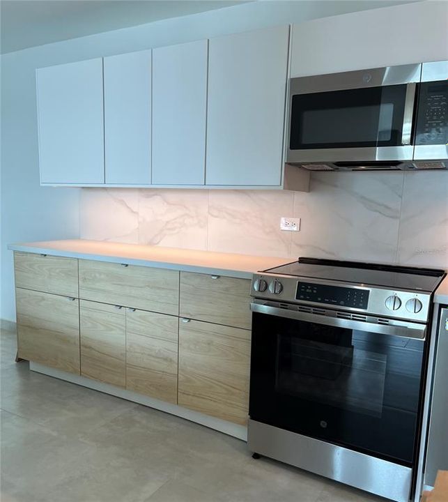 For Rent: $2,200 (3 beds, 3 baths, 1354 Square Feet)