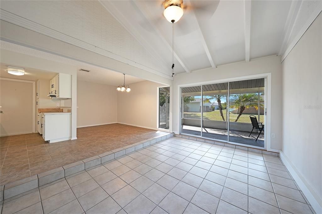 待售: $150,000 (3 贝兹, 2 浴室, 1282 平方英尺)