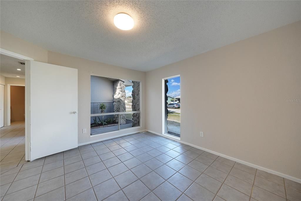 待售: $150,000 (3 贝兹, 2 浴室, 1282 平方英尺)