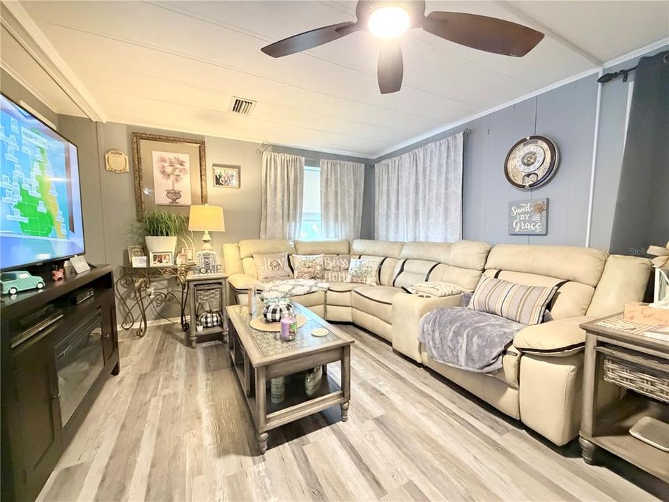 For Sale: $135,000 (2 beds, 2 baths, 1582 Square Feet)