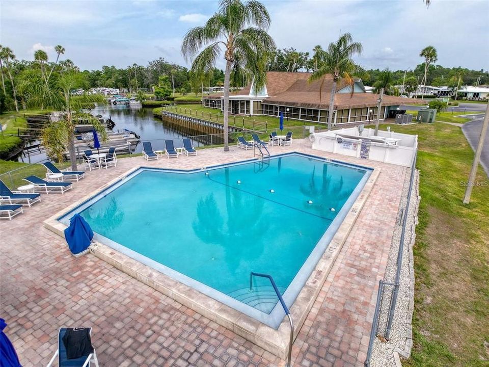 For Sale: $135,000 (2 beds, 2 baths, 1582 Square Feet)