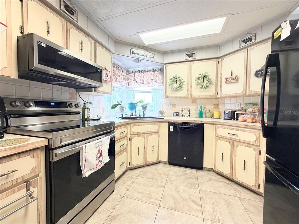 For Sale: $135,000 (2 beds, 2 baths, 1582 Square Feet)