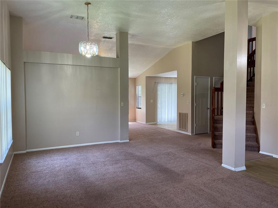 For Rent: $2,000 (3 beds, 2 baths, 1871 Square Feet)