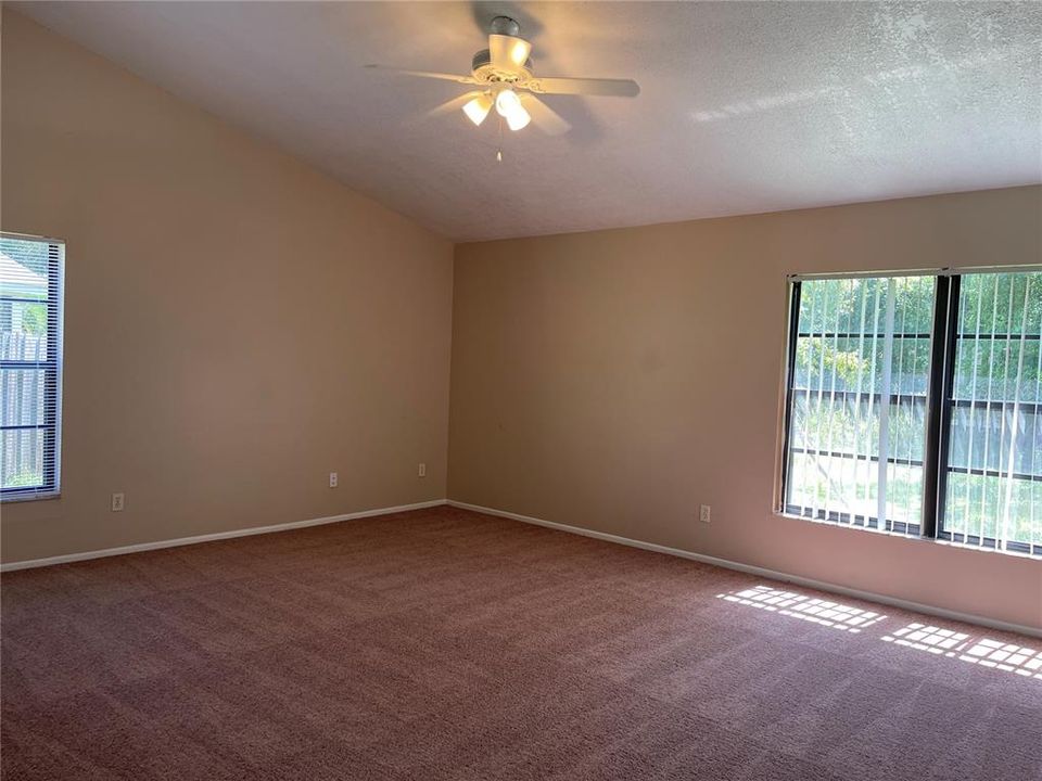 For Rent: $2,000 (3 beds, 2 baths, 1871 Square Feet)