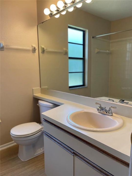 For Rent: $2,000 (3 beds, 2 baths, 1871 Square Feet)