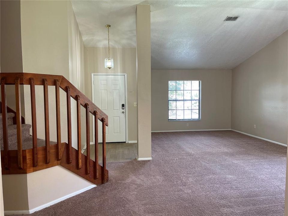 For Rent: $2,000 (3 beds, 2 baths, 1871 Square Feet)