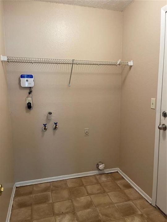 For Rent: $2,000 (3 beds, 2 baths, 1871 Square Feet)