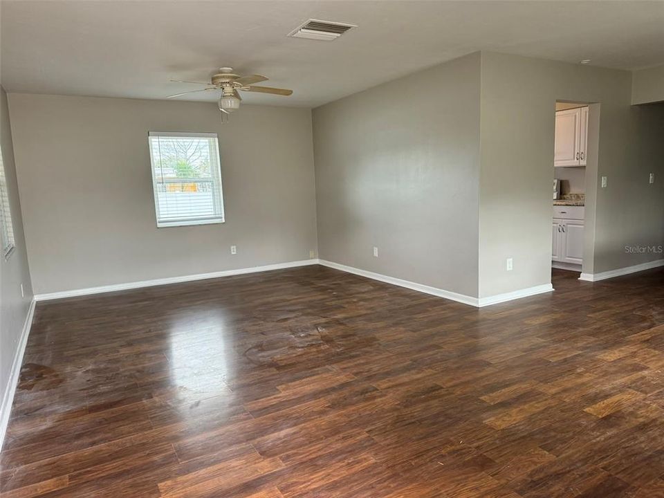 For Rent: $1,500 (2 beds, 1 baths, 1170 Square Feet)