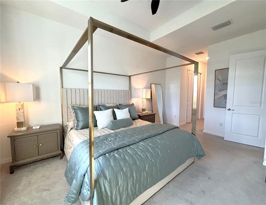 В аренду: $9,000 (2 спален, 2 ванн, 2061 Квадратных фут)