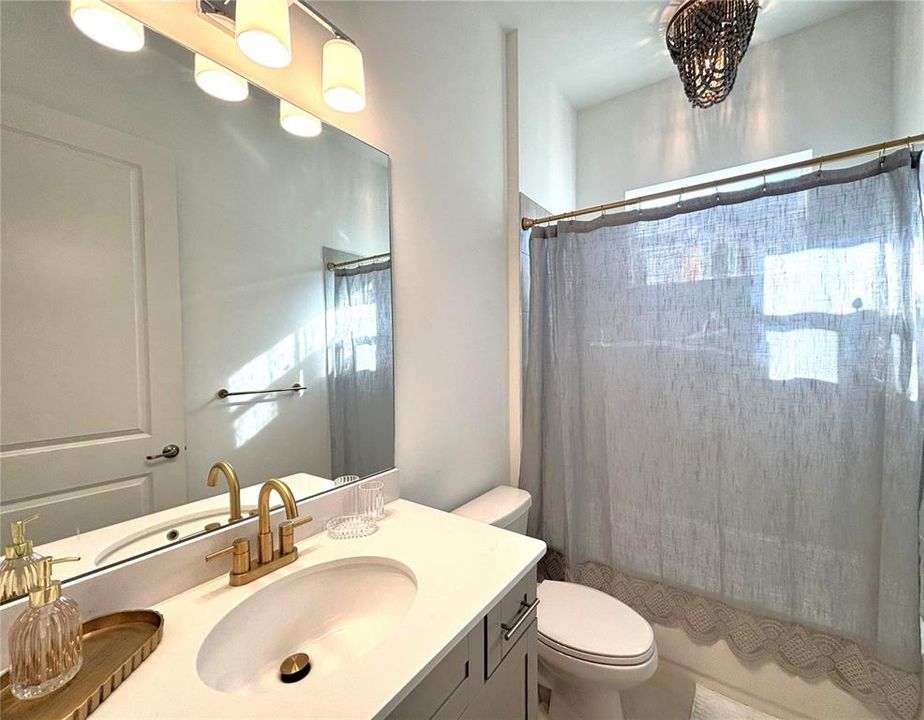 В аренду: $9,000 (2 спален, 2 ванн, 2061 Квадратных фут)