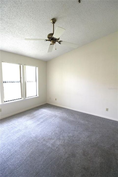 For Rent: $1,400 (1 beds, 1 baths, 572 Square Feet)