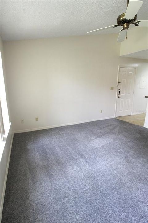 For Rent: $1,400 (1 beds, 1 baths, 572 Square Feet)