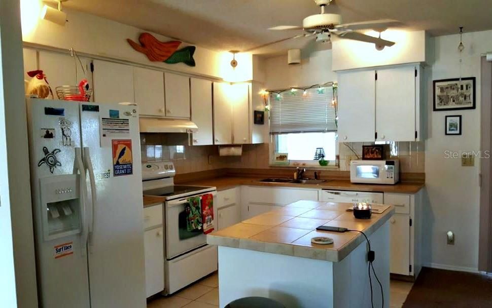 For Rent: $2,400 (2 beds, 2 baths, 1431 Square Feet)