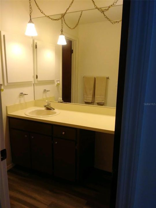 For Rent: $2,400 (2 beds, 2 baths, 1431 Square Feet)