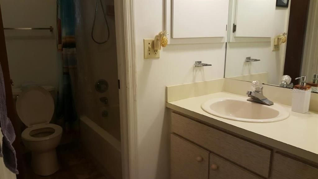 For Rent: $2,400 (2 beds, 2 baths, 1431 Square Feet)