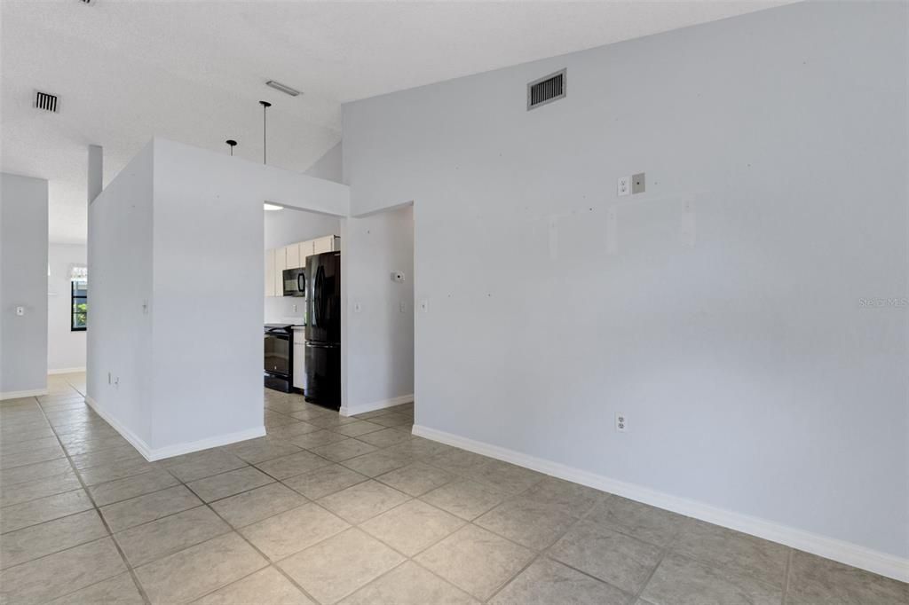 待售: $425,000 (3 贝兹, 2 浴室, 1631 平方英尺)