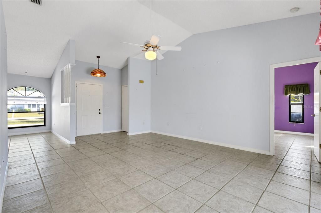 待售: $425,000 (3 贝兹, 2 浴室, 1631 平方英尺)