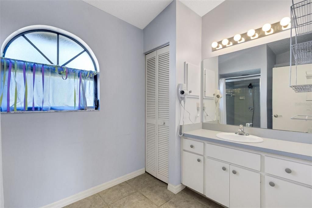 待售: $425,000 (3 贝兹, 2 浴室, 1631 平方英尺)