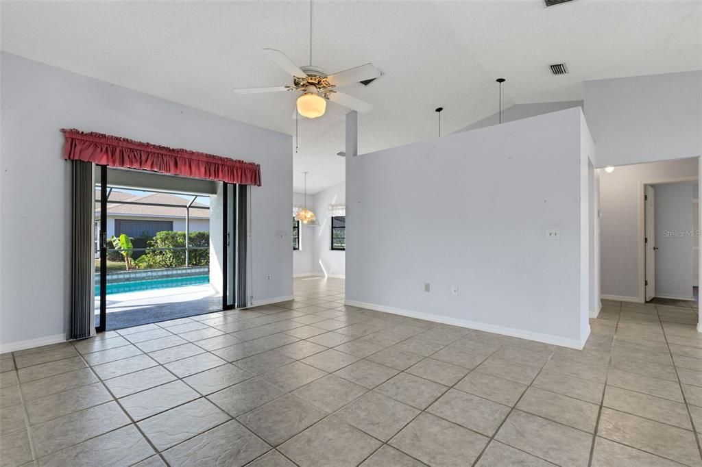 待售: $425,000 (3 贝兹, 2 浴室, 1631 平方英尺)