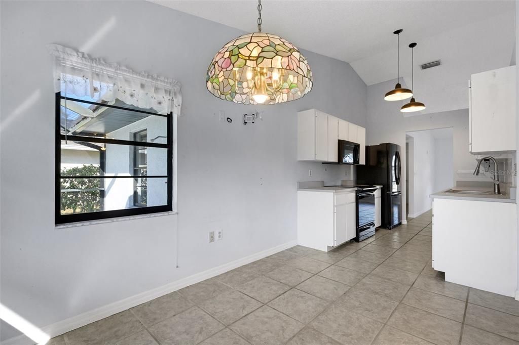 待售: $425,000 (3 贝兹, 2 浴室, 1631 平方英尺)