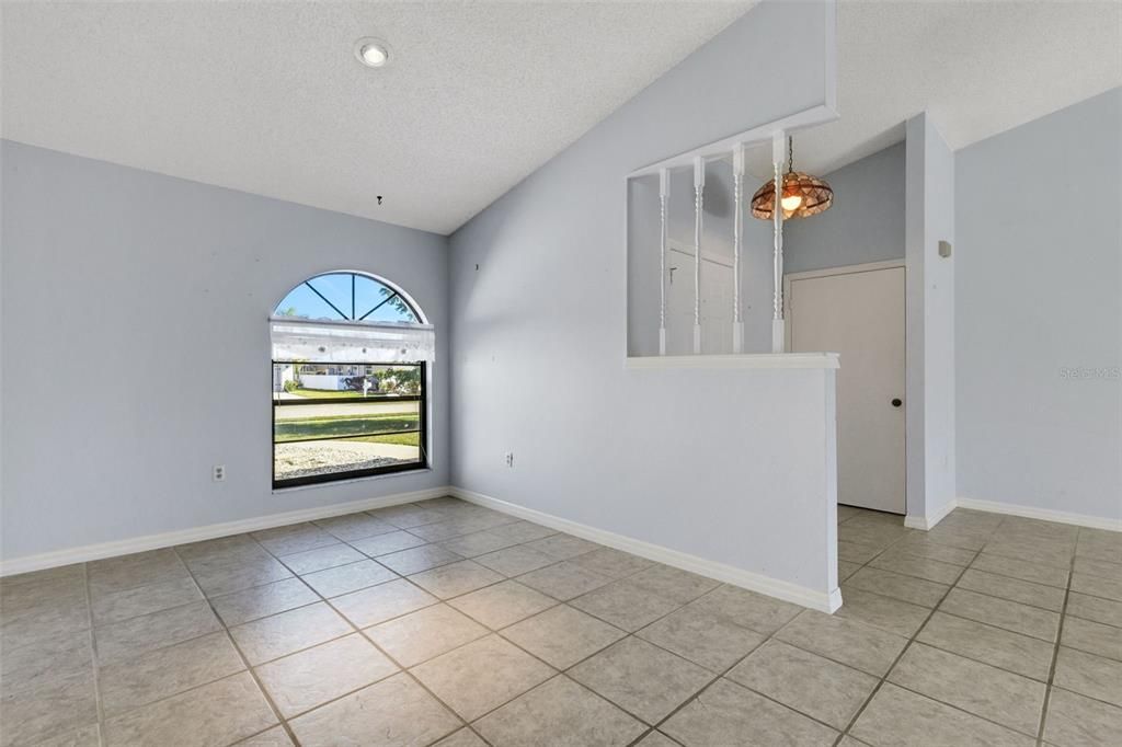 待售: $425,000 (3 贝兹, 2 浴室, 1631 平方英尺)