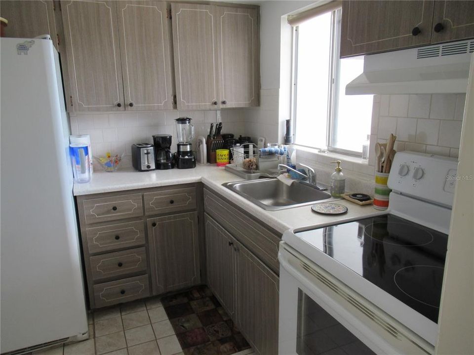 待售: $119,900 (2 贝兹, 1 浴室, 768 平方英尺)