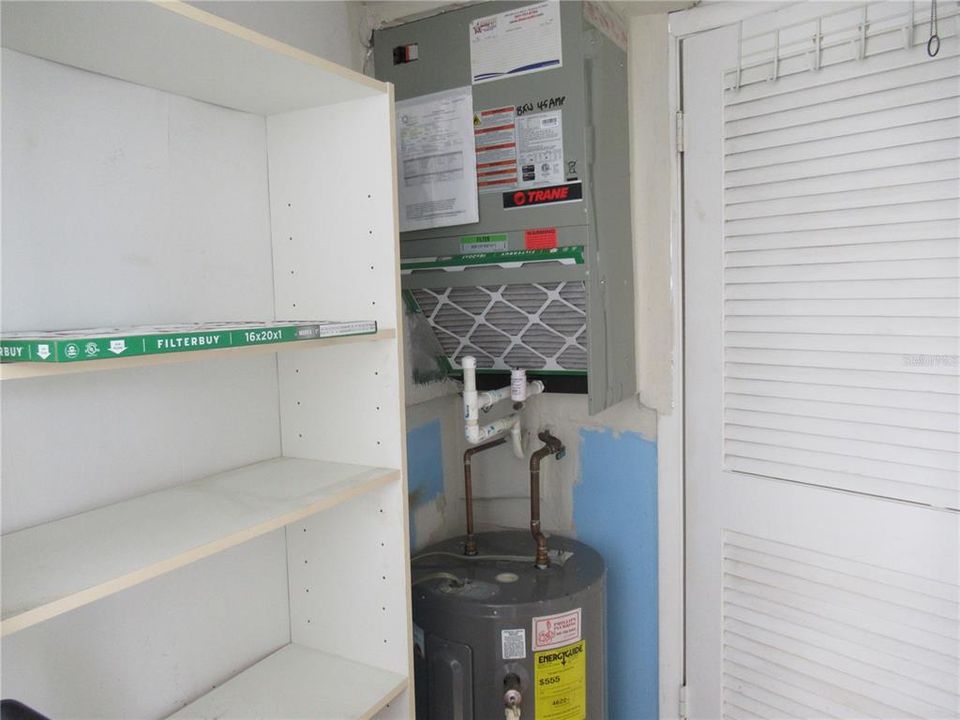 待售: $119,900 (2 贝兹, 1 浴室, 768 平方英尺)