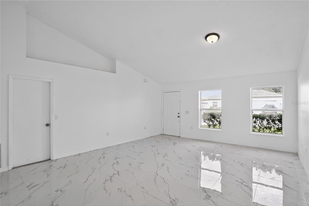 En Venta: $399,900 (4 camas, 2 baños, 2088 Pies cuadrados)