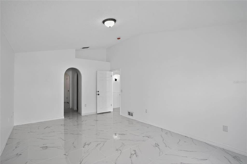 En Venta: $399,900 (4 camas, 2 baños, 2088 Pies cuadrados)