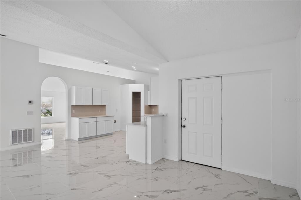 En Venta: $399,900 (4 camas, 2 baños, 2088 Pies cuadrados)