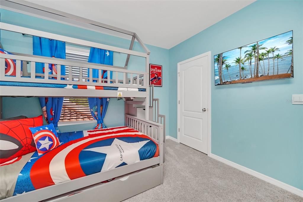 For Sale: $639,000 (6 beds, 5 baths, 3173 Square Feet)