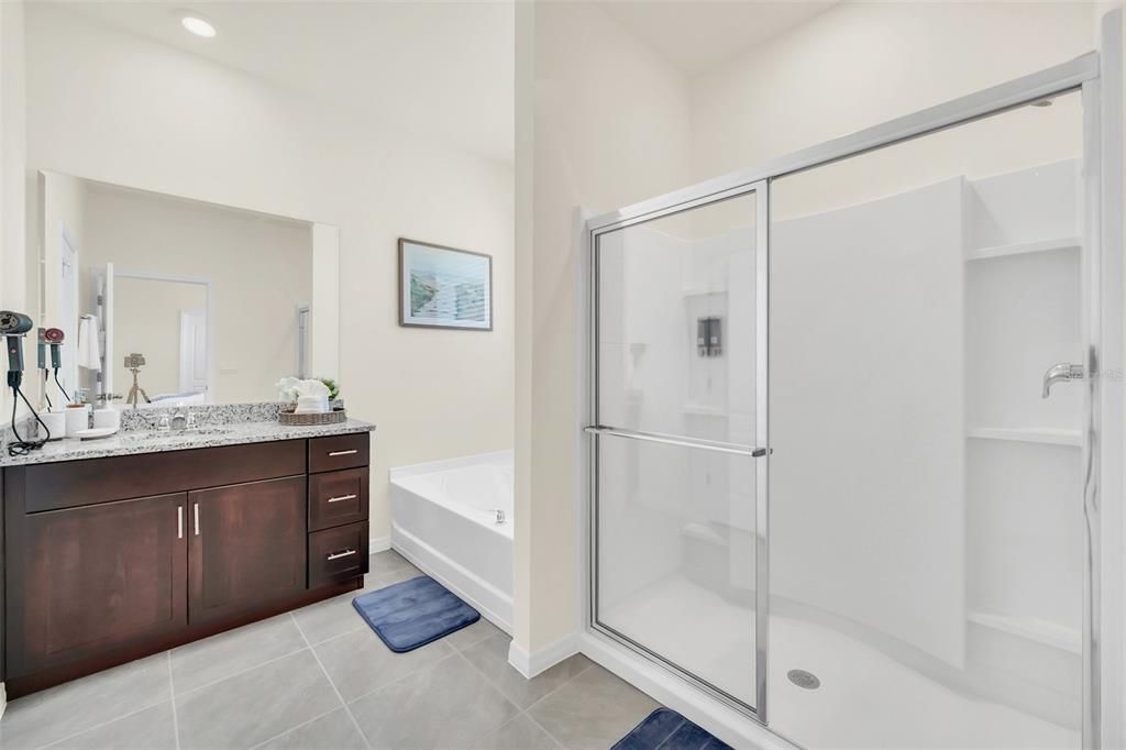 For Sale: $639,000 (6 beds, 5 baths, 3173 Square Feet)