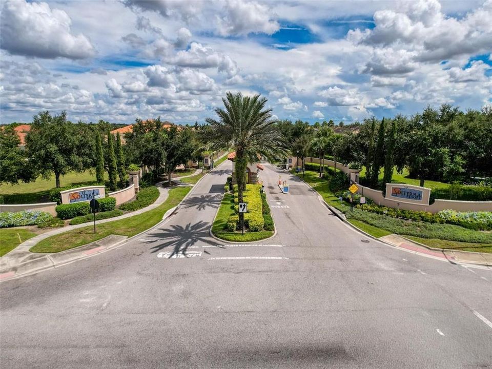 For Sale: $639,000 (6 beds, 5 baths, 3173 Square Feet)