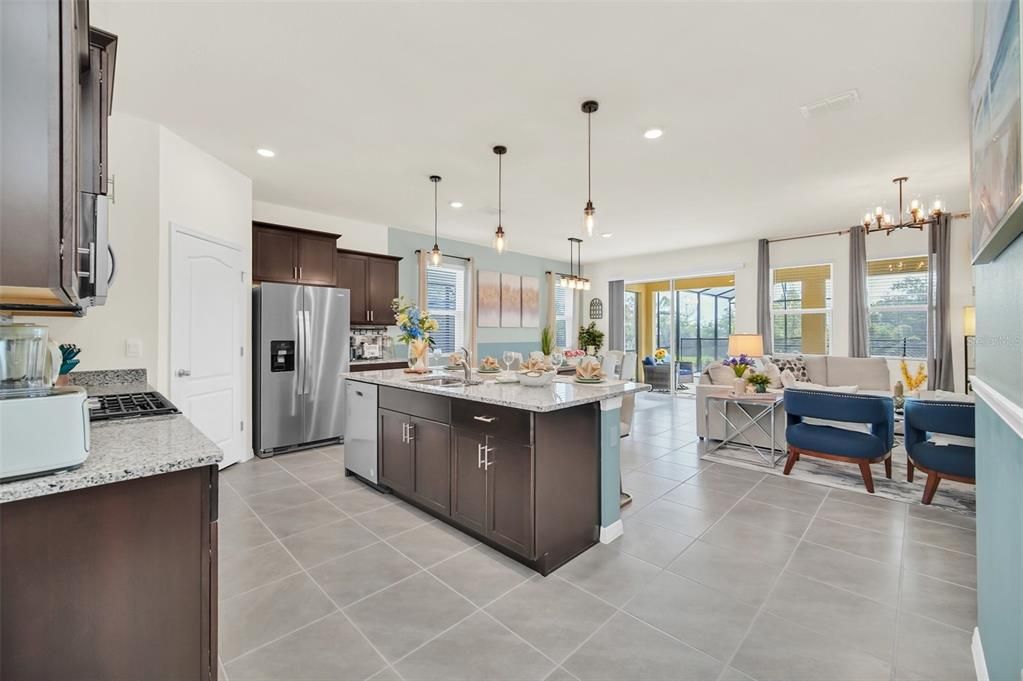 For Sale: $639,000 (6 beds, 5 baths, 3173 Square Feet)