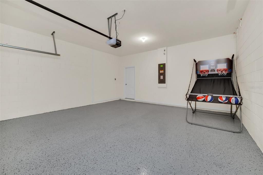 For Sale: $639,000 (6 beds, 5 baths, 3173 Square Feet)