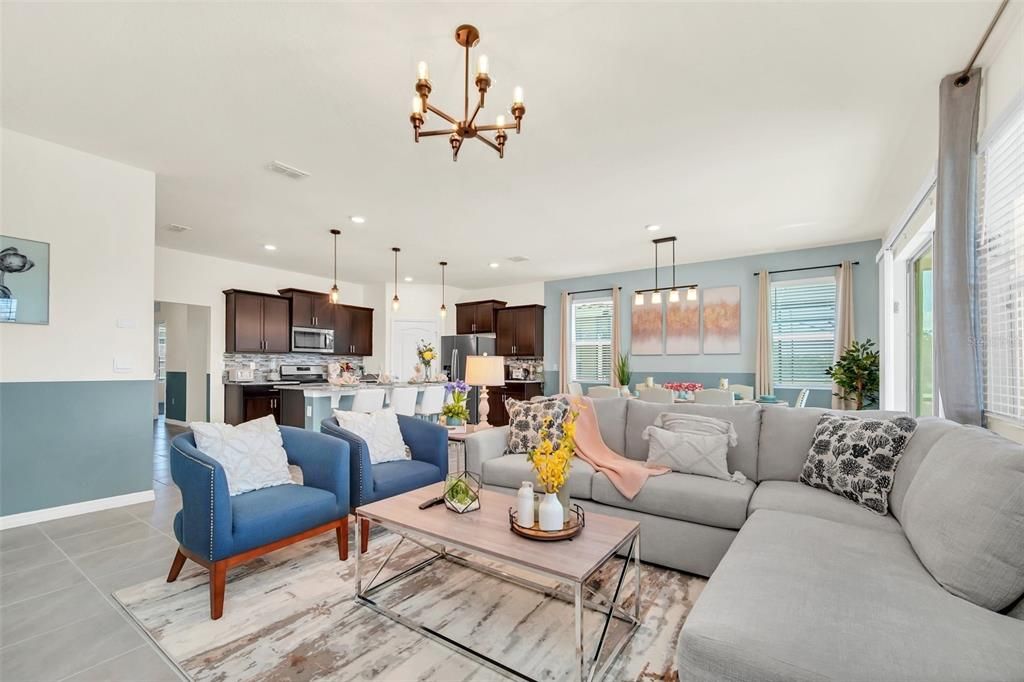 For Sale: $639,000 (6 beds, 5 baths, 3173 Square Feet)