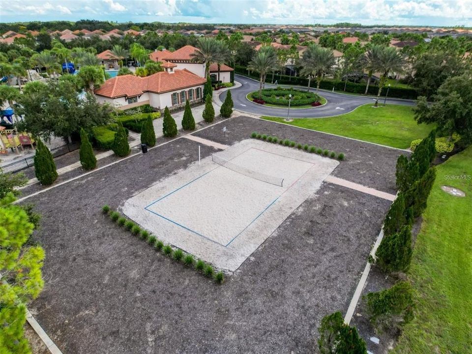 For Sale: $639,000 (6 beds, 5 baths, 3173 Square Feet)