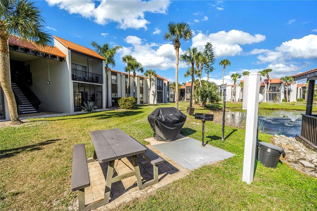 For Rent: $2,000 (1 beds, 1 baths, 714 Square Feet)