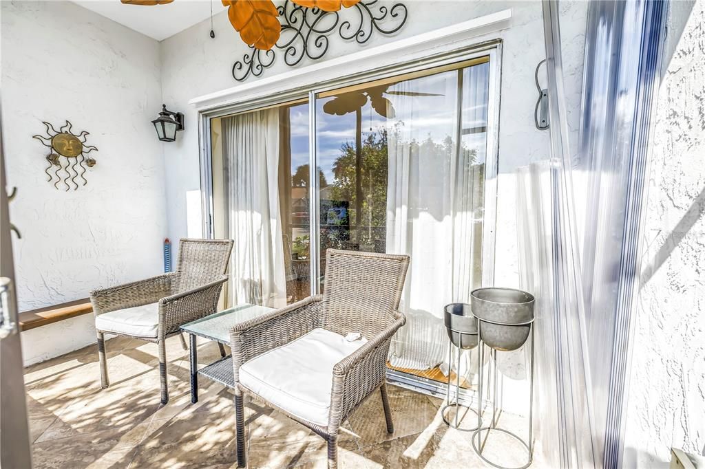 For Rent: $2,000 (1 beds, 1 baths, 714 Square Feet)