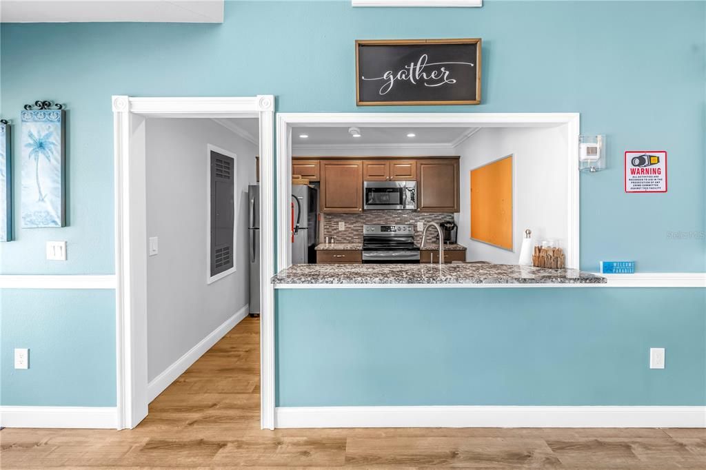 For Rent: $2,000 (1 beds, 1 baths, 714 Square Feet)